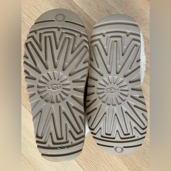 UGG Women's Cozy Brown and Cream Platform Slippers - Picture 6 of 12